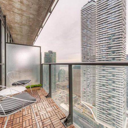 Stylish Newly Furnished Condo With Beautiful Lake View 多伦多 外观 照片