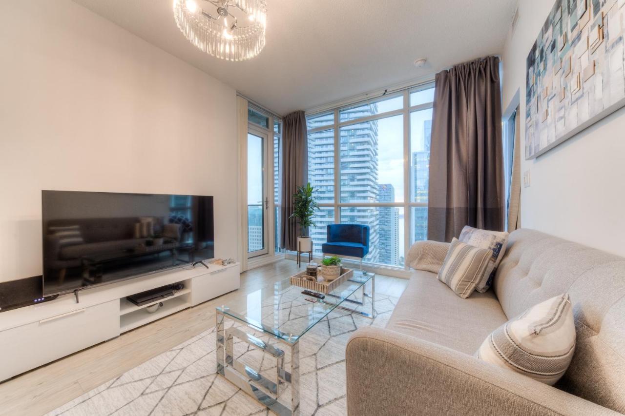 Stylish Newly Furnished Condo With Beautiful Lake View 多伦多 外观 照片