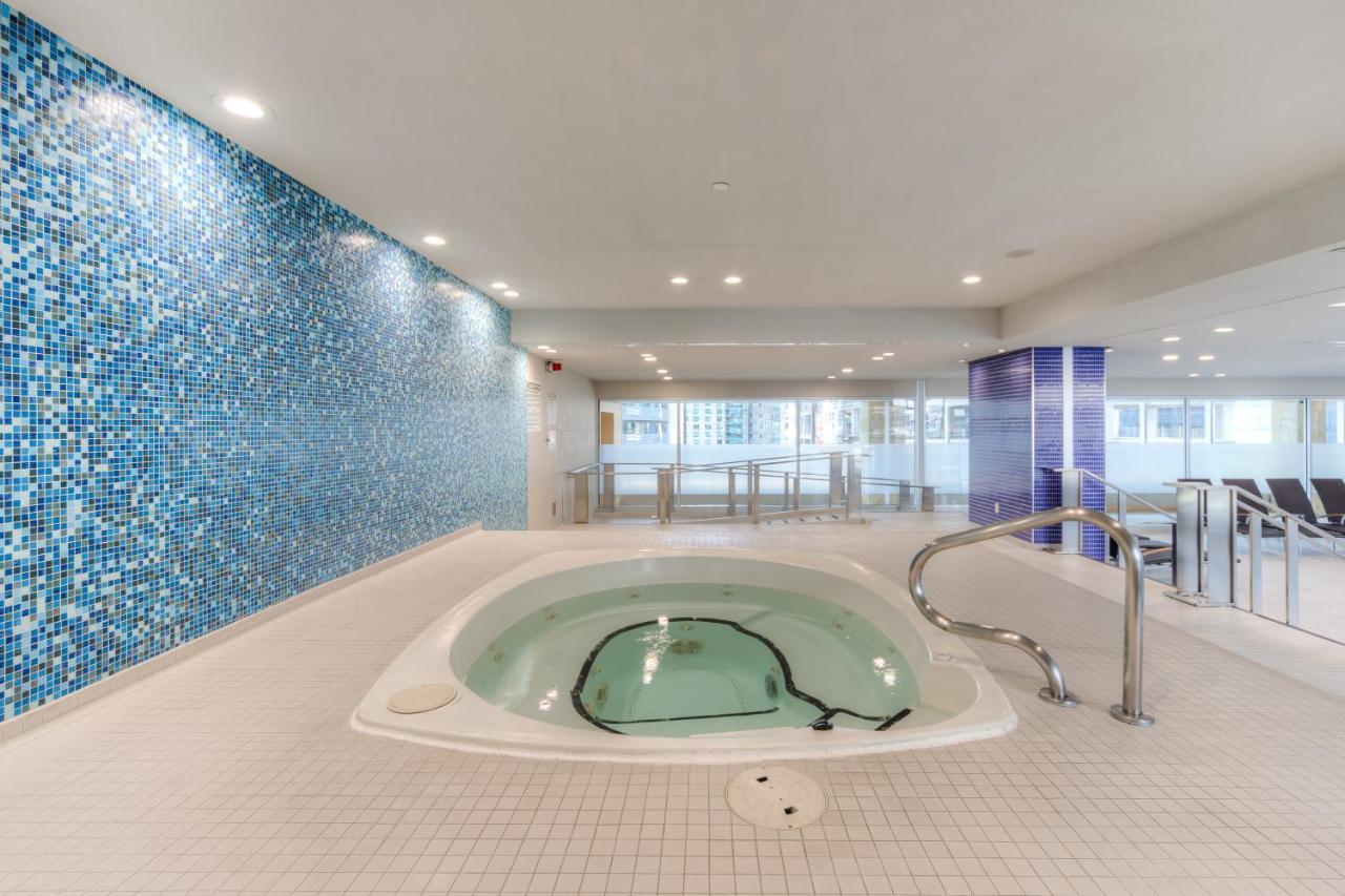 Stylish Newly Furnished Condo With Beautiful Lake View 多伦多 外观 照片
